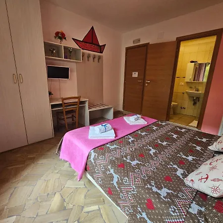 לינה וארוחת בוקר Ca Dei Fiori 1 Venezia 2*