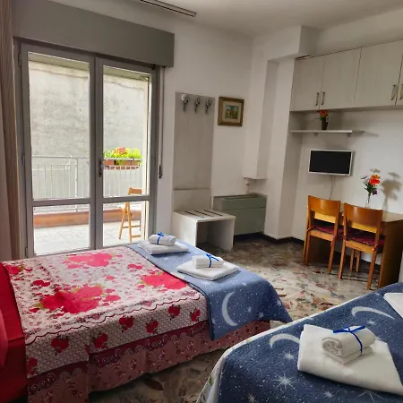 Ca Dei Fiori 1 Venezia לינה וארוחת בוקר 2*